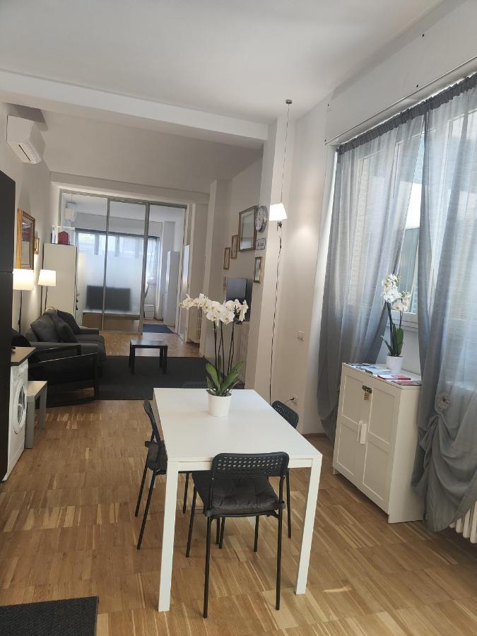 Short Rent Milan Porta Romana Bagian luar foto
