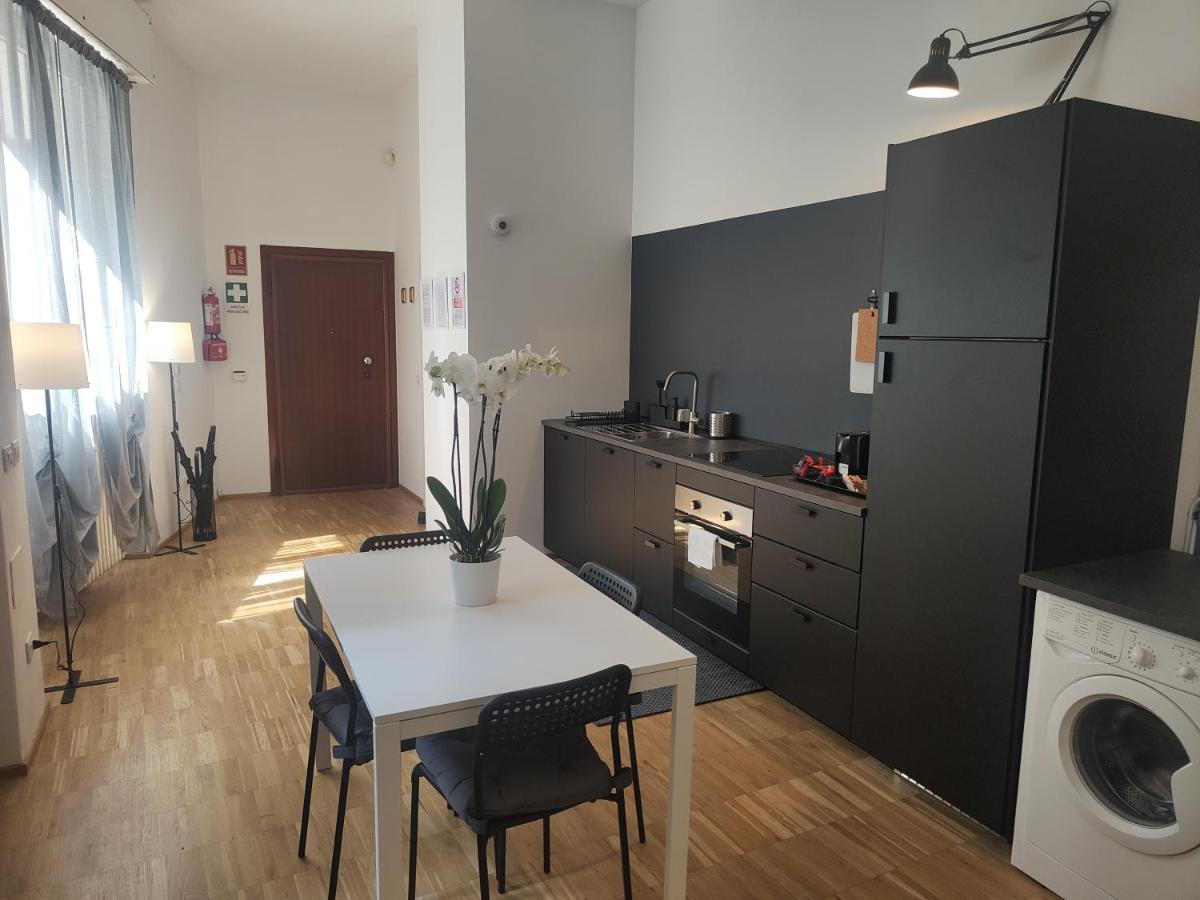 Short Rent Milan Porta Romana Bagian luar foto